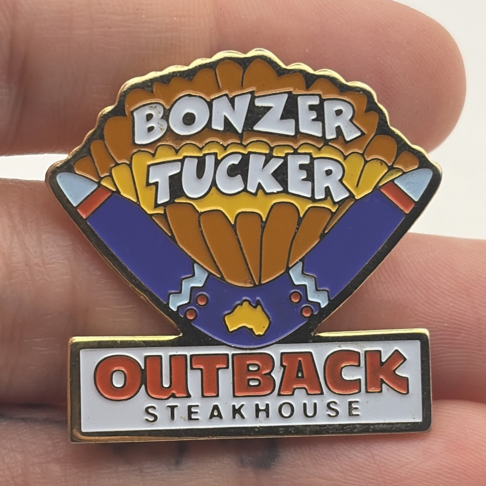 Outback Steakhouse Bonzer Tucker Bloomin’ Onion Boomerang Lapel Hat Pin